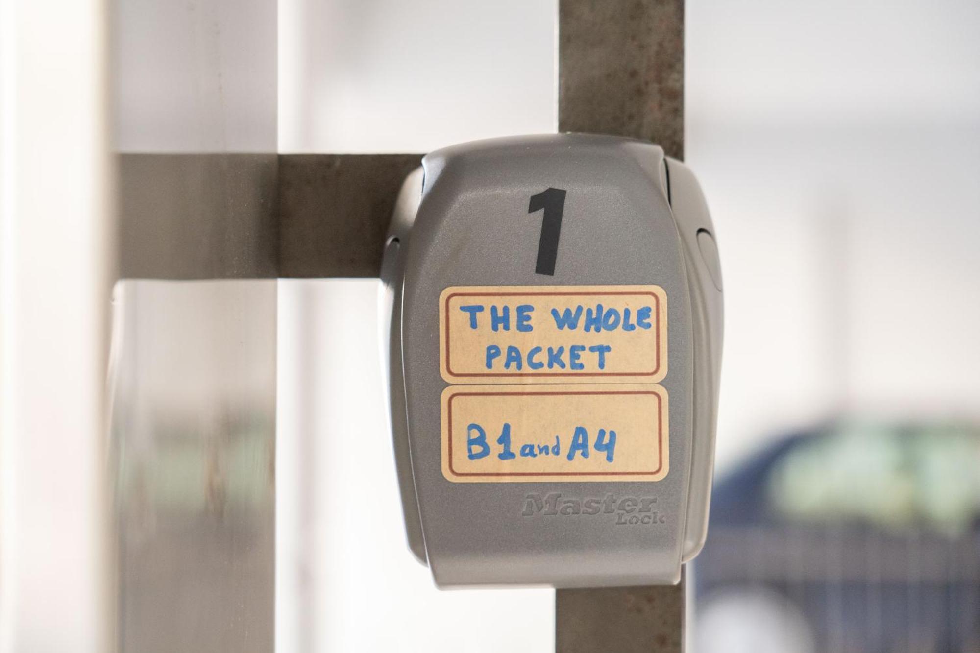 The Whole Packet B1 Center With Parking Daire Yenişehir Dış mekan fotoğraf